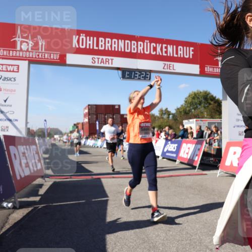 03.10.2025 - Köhlbrandbrückenlauf Lena Gebhardt http://msf.ph/oto/9036453 03.10.2025 13:13:23 Ziel 4191, 4223, 4324, 4373, 4383, 4448, 4463, 4513, 4583, 4853, 5025, 5034, 5204, 5261, 5358, 5852, 6788, 6789, 6818 meine-sportfotos.de