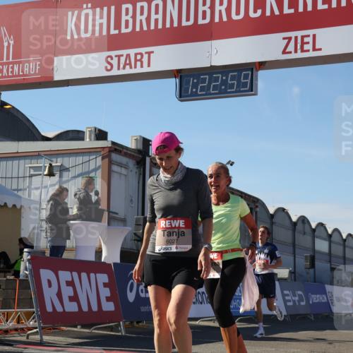 03.10.2025 - Köhlbrandbrückenlauf Luisa Fischer http://msf.ph/oto/9036456 03.10.2025 13:22:58 Ziel 4350, 4602, 4603, 4964, 5046, 5189, 5812, 5924, 5925, 6027 meine-sportfotos.de