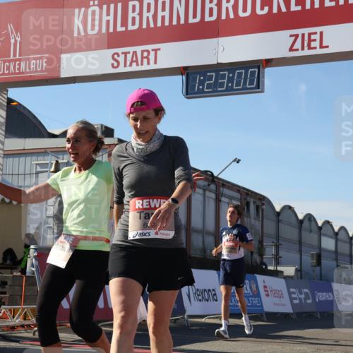 03.10.2025 - Köhlbrandbrückenlauf Luisa Fischer http://msf.ph/oto/9036465 03.10.2025 13:22:59 Ziel 4350, 4602, 4603, 4964, 4987, 5046, 5189, 5812, 5924, 5925, 6027, 6070 meine-sportfotos.de