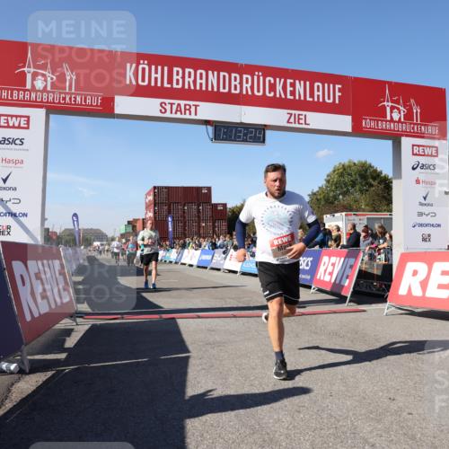 03.10.2025 - Köhlbrandbrückenlauf Lena Gebhardt http://msf.ph/oto/9036467 03.10.2025 13:13:25 Ziel 4065, 4191, 4223, 4324, 4373, 4383, 4448, 4463, 4583, 4853, 5034, 5204, 5261, 5358, 6788, 6789, 6818 meine-sportfotos.de
