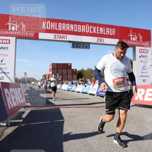 03.10.2025 - Köhlbrandbrückenlauf Lena Gebhardt http://msf.ph/oto/9036472 03.10.2025 13:13:25 Ziel 4065, 4191, 4223, 4324, 4373, 4383, 4448, 4463, 4583, 4853, 5034, 5204, 5261, 5358, 6788, 6789, 6818 meine-sportfotos.de