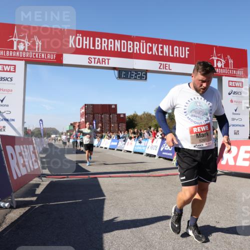 03.10.2025 - Köhlbrandbrückenlauf Lena Gebhardt http://msf.ph/oto/9036477 03.10.2025 13:13:25 Ziel 4065, 4191, 4223, 4324, 4373, 4383, 4448, 4463, 4583, 4853, 5034, 5204, 5261, 5358, 6788, 6789, 6818 meine-sportfotos.de