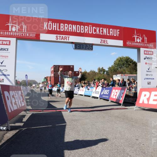 03.10.2025 - Köhlbrandbrückenlauf Lena Gebhardt http://msf.ph/oto/9036484 03.10.2025 13:13:26 Ziel 4065, 4223, 4324, 4373, 4383, 4448, 4580, 4583, 4853, 5034, 5204, 5261, 5358, 6788, 6789, 6818 meine-sportfotos.de