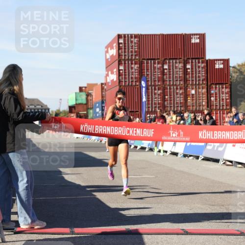 03.10.2025 - Köhlbrandbrückenlauf Lena Gebhardt http://msf.ph/oto/9036486 03.10.2025 12:46:49 Ziel 4027, 6483, 6516, 6740 meine-sportfotos.de