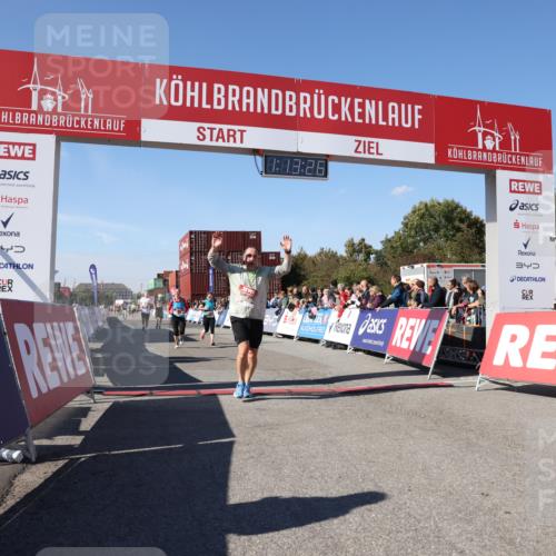 03.10.2025 - Köhlbrandbrückenlauf Lena Gebhardt http://msf.ph/oto/9036490 03.10.2025 13:13:26 Ziel 4065, 4223, 4324, 4373, 4383, 4448, 4580, 4583, 4853, 5034, 5204, 5261, 5358, 6788, 6789, 6818 meine-sportfotos.de