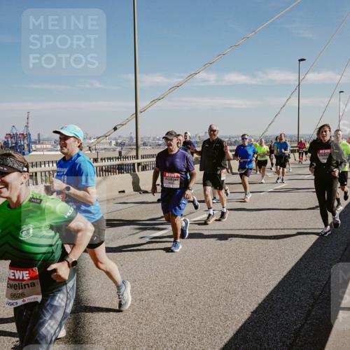 03.10.2025 - Köhlbrandbrückenlauf Michael Burmester http://msf.ph/oto/9036493 03.10.2025 12:29:15 Position 1 6626 meine-sportfotos.de