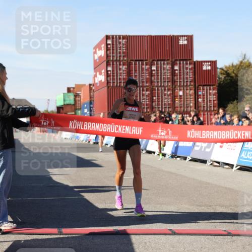 03.10.2025 - Köhlbrandbrückenlauf Lena Gebhardt http://msf.ph/oto/9036499 03.10.2025 12:46:49 Ziel 4027, 6483, 6516, 6740 meine-sportfotos.de