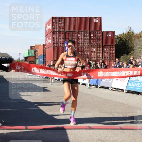 03.10.2025 - Köhlbrandbrückenlauf Lena Gebhardt http://msf.ph/oto/9036503 03.10.2025 12:46:50 Ziel 4027, 6483, 6516, 6740 meine-sportfotos.de