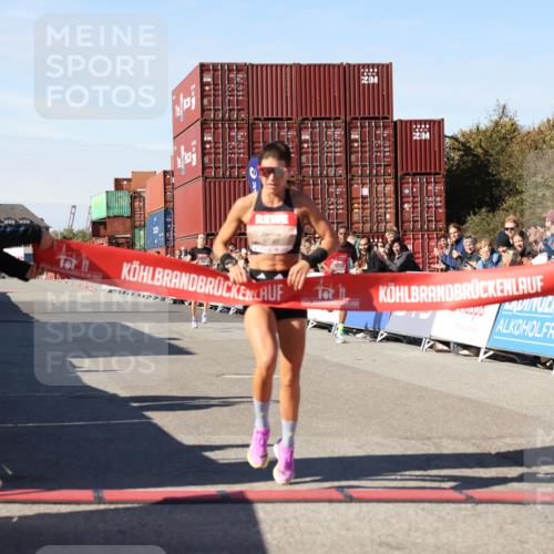 03.10.2025 - Köhlbrandbrückenlauf Lena Gebhardt http://msf.ph/oto/9036508 03.10.2025 12:46:50 Ziel 4027, 6483, 6516, 6740 meine-sportfotos.de