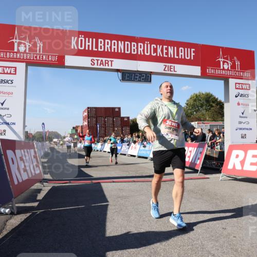 03.10.2025 - Köhlbrandbrückenlauf Lena Gebhardt http://msf.ph/oto/9036510 03.10.2025 13:13:28 Ziel 4065, 4223, 4324, 4383, 4448, 4580, 4583, 4853, 5034, 5147, 5261, 5358, 6788, 6789 meine-sportfotos.de