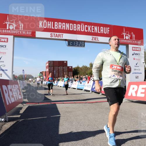 03.10.2025 - Köhlbrandbrückenlauf Lena Gebhardt http://msf.ph/oto/9036513 03.10.2025 13:13:28 Ziel 4065, 4223, 4324, 4383, 4448, 4580, 4583, 4853, 5034, 5147, 5261, 5358, 6788, 6789 meine-sportfotos.de