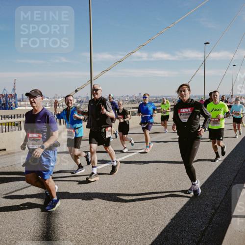 03.10.2025 - Köhlbrandbrückenlauf Michael Burmester http://msf.ph/oto/9036523 03.10.2025 12:29:15 Position 1 6035, 5939 meine-sportfotos.de