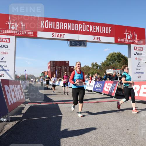 03.10.2025 - Köhlbrandbrückenlauf Lena Gebhardt http://msf.ph/oto/9036541 03.10.2025 13:13:30 Ziel 4065, 4324, 4383, 4448, 4580, 4595, 4853, 5034, 5147, 5261, 5358, 6788, 6789 meine-sportfotos.de