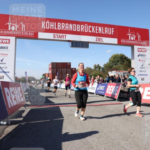 03.10.2025 - Köhlbrandbrückenlauf Lena Gebhardt http://msf.ph/oto/9036546 03.10.2025 13:13:30 Ziel 4065, 4324, 4383, 4448, 4580, 4595, 4853, 5034, 5147, 5261, 5358, 6788, 6789 meine-sportfotos.de