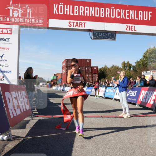 03.10.2025 - Köhlbrandbrückenlauf Lena Gebhardt http://msf.ph/oto/9036547 03.10.2025 12:46:51 Ziel 4027, 6483, 6516, 6740 meine-sportfotos.de
