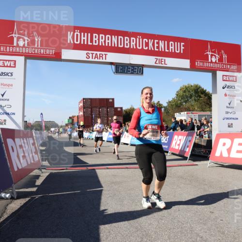 03.10.2025 - Köhlbrandbrückenlauf Lena Gebhardt http://msf.ph/oto/9036551 03.10.2025 13:13:31 Ziel 4065, 4324, 4383, 4448, 4580, 4595, 4853, 5034, 5147, 5261, 5358 meine-sportfotos.de