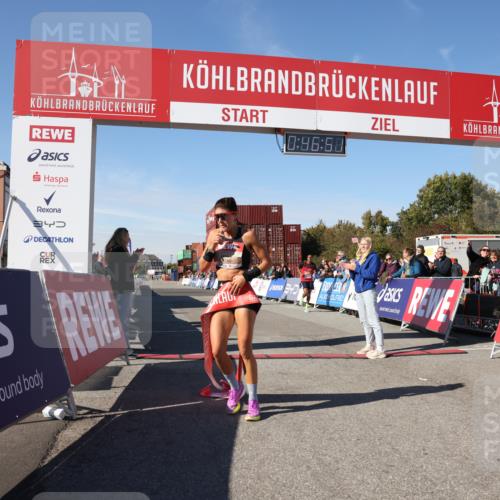 03.10.2025 - Köhlbrandbrückenlauf Lena Gebhardt http://msf.ph/oto/9036553 03.10.2025 12:46:51 Ziel 4027, 6483, 6516, 6740 meine-sportfotos.de