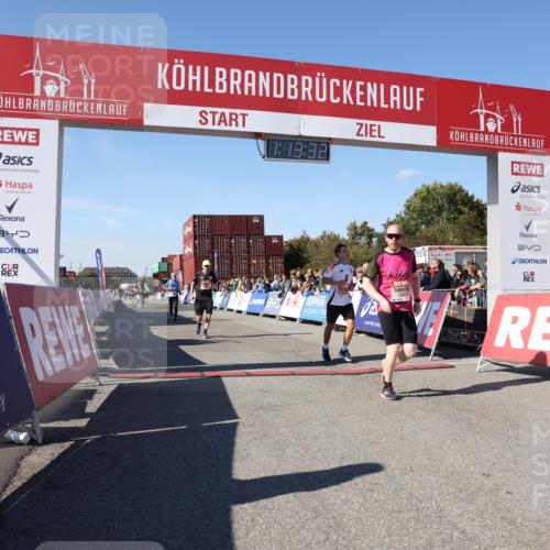 03.10.2025 - Köhlbrandbrückenlauf Lena Gebhardt http://msf.ph/oto/9036560 03.10.2025 13:13:32 Ziel 4065, 4324, 4383, 4448, 4580, 4595, 5147, 5261, 5358 meine-sportfotos.de