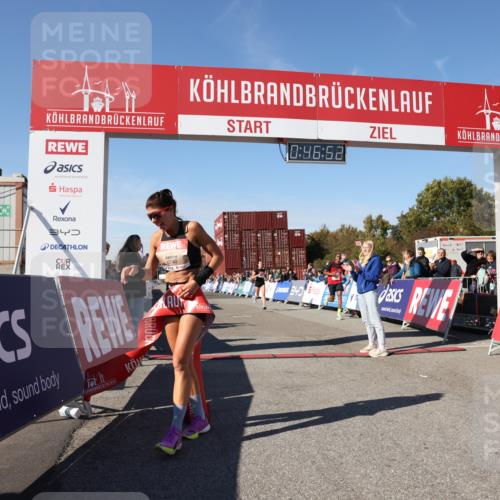 03.10.2025 - Köhlbrandbrückenlauf Lena Gebhardt http://msf.ph/oto/9036568 03.10.2025 12:46:52 Ziel 4027, 6483, 6516, 6740 meine-sportfotos.de