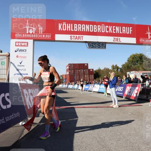 03.10.2025 - Köhlbrandbrückenlauf Lena Gebhardt http://msf.ph/oto/9036578 03.10.2025 12:46:52 Ziel 4027, 6483, 6516, 6740 meine-sportfotos.de