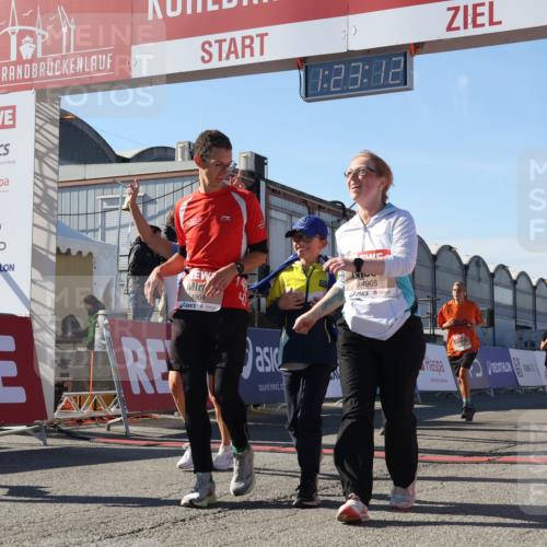 03.10.2025 - Köhlbrandbrückenlauf Luisa Fischer http://msf.ph/oto/9036584 03.10.2025 13:23:11 Ziel 4339, 4350, 4553, 4904, 4905, 4964, 4987, 5076, 5573, 5712, 5716, 6070, 6071, 6652 meine-sportfotos.de