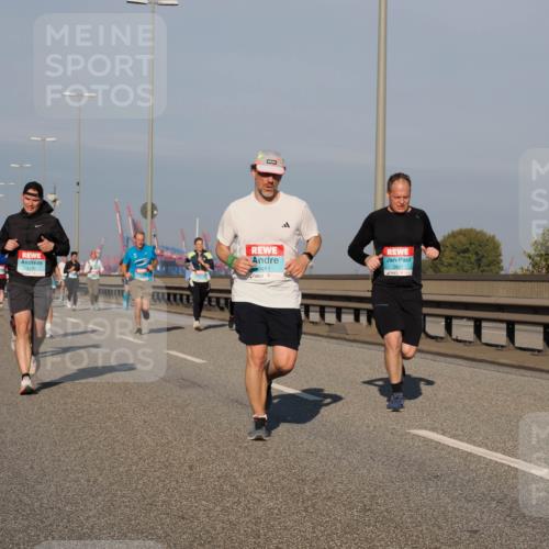 03.10.2025 - Köhlbrandbrückenlauf Fabian Wolf http://msf.ph/oto/9036593 03.10.2025 09:51:14 Position 3 1199, 3481, 2807 meine-sportfotos.de