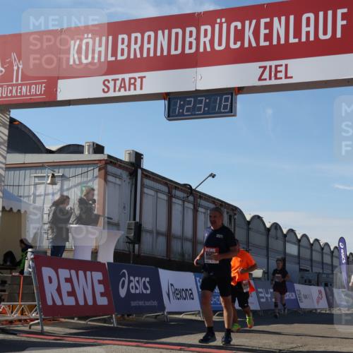 03.10.2025 - Köhlbrandbrückenlauf Luisa Fischer http://msf.ph/oto/9036600 03.10.2025 13:23:16 Ziel 4339, 4553, 4904, 4905, 4911, 5076, 5573, 5712, 5716, 6071, 6277, 6618, 6619, 6652, 6653 meine-sportfotos.de