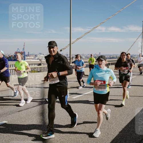 03.10.2025 - Köhlbrandbrückenlauf Michael Burmester http://msf.ph/oto/9036604 03.10.2025 12:29:19 Position 1 6353, 4314 meine-sportfotos.de