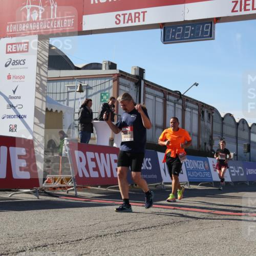 03.10.2025 - Köhlbrandbrückenlauf Luisa Fischer http://msf.ph/oto/9036615 03.10.2025 13:23:17 Ziel 4339, 4553, 4904, 4905, 4911, 5076, 5573, 5712, 5716, 6071, 6277, 6618, 6619, 6652, 6653 meine-sportfotos.de