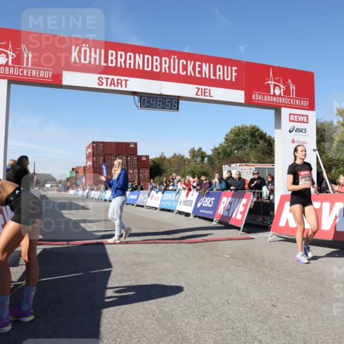 03.10.2025 - Köhlbrandbrückenlauf Lena Gebhardt http://msf.ph/oto/9036617 03.10.2025 12:46:56 Ziel 6483, 6516, 6740 meine-sportfotos.de