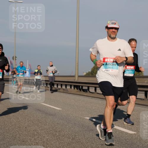 03.10.2025 - Köhlbrandbrückenlauf Fabian Wolf http://msf.ph/oto/9036618 03.10.2025 09:51:16 Position 3 1199, 3481, 2807 meine-sportfotos.de