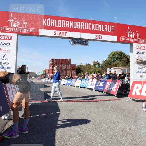 03.10.2025 - Köhlbrandbrückenlauf Lena Gebhardt http://msf.ph/oto/9036619 03.10.2025 12:46:56 Ziel 6483, 6516, 6740 meine-sportfotos.de