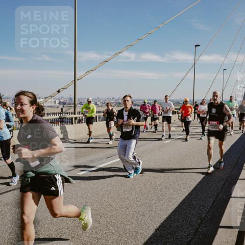03.10.2025 - Köhlbrandbrückenlauf Michael Burmester http://msf.ph/oto/9036628 03.10.2025 12:29:20 Position 1  meine-sportfotos.de