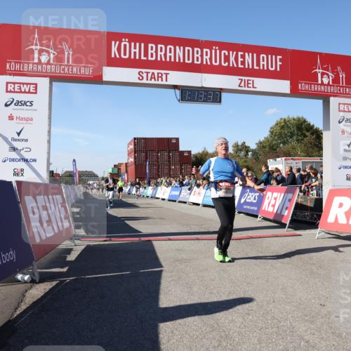 03.10.2025 - Köhlbrandbrückenlauf Lena Gebhardt http://msf.ph/oto/9036639 03.10.2025 13:13:37 Ziel 4065, 4324, 4448, 4461, 4580, 4595, 5147, 5908, 6116, 6363 meine-sportfotos.de