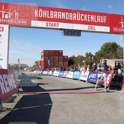 03.10.2025 - Köhlbrandbrückenlauf Lena Gebhardt http://msf.ph/oto/9036681 03.10.2025 12:47:31 Ziel 6638 meine-sportfotos.de