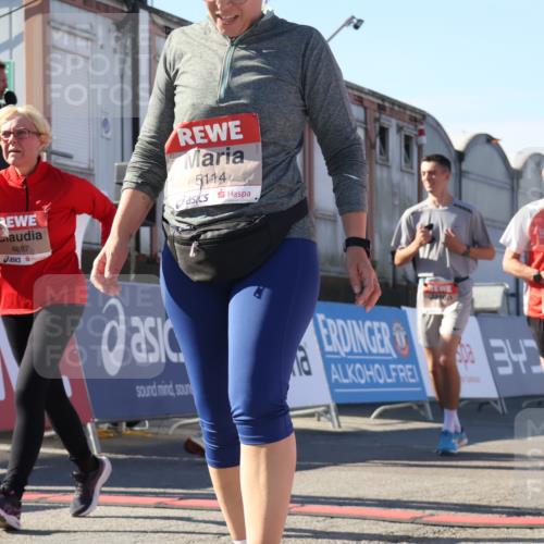03.10.2025 - Köhlbrandbrückenlauf Luisa Fischer http://msf.ph/oto/9036695 03.10.2025 13:23:28 Ziel 4450, 4477, 4719, 4887, 4892, 4911, 5003, 5114, 6277, 6291, 6337, 6338, 6378, 6618, 6619, 6653 meine-sportfotos.de