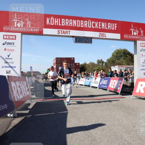 03.10.2025 - Köhlbrandbrückenlauf Lena Gebhardt http://msf.ph/oto/9036696 03.10.2025 13:13:41 Ziel 4065, 4461, 4580, 4595, 5147, 5802, 5884, 5886, 5908, 6116, 6363, 6366 meine-sportfotos.de