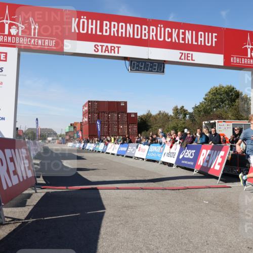 03.10.2025 - Köhlbrandbrückenlauf Lena Gebhardt http://msf.ph/oto/9036699 03.10.2025 12:47:32 Ziel 6638 meine-sportfotos.de