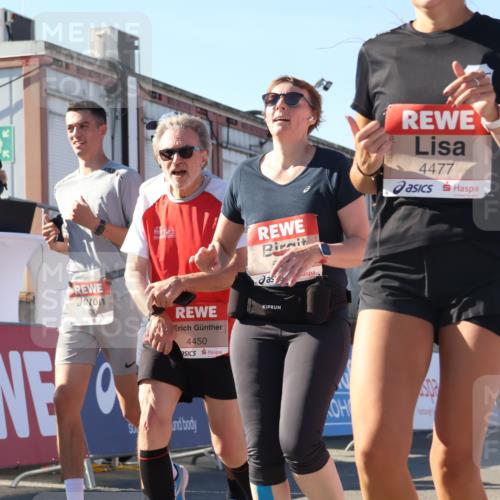 03.10.2025 - Köhlbrandbrückenlauf Luisa Fischer http://msf.ph/oto/9036700 03.10.2025 13:23:30 Ziel 4450, 4477, 4719, 4752, 4887, 4892, 4911, 5003, 5114, 5653, 6291, 6337, 6338, 6378, 6618, 6619 meine-sportfotos.de