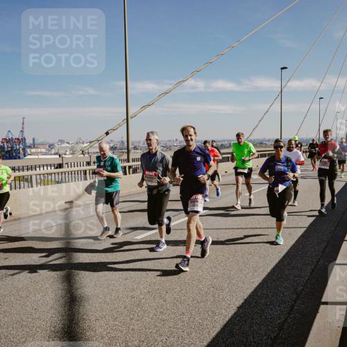 03.10.2025 - Köhlbrandbrückenlauf Michael Burmester http://msf.ph/oto/9036710 03.10.2025 12:29:25 Position 1  meine-sportfotos.de
