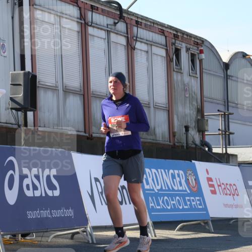 03.10.2025 - Köhlbrandbrückenlauf Luisa Fischer http://msf.ph/oto/9036714 03.10.2025 13:23:34 Ziel 4450, 4477, 4719, 4752, 4887, 4892, 5003, 5114, 5653, 6291, 6337, 6338, 6378 meine-sportfotos.de