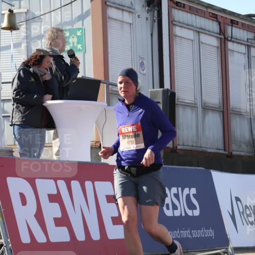 03.10.2025 - Köhlbrandbrückenlauf Luisa Fischer http://msf.ph/oto/9036728 03.10.2025 13:23:35 Ziel 4450, 4477, 4719, 4743, 4752, 4887, 4892, 5003, 5114, 5397, 5653, 5855, 6291, 6337, 6338, 6378 meine-sportfotos.de