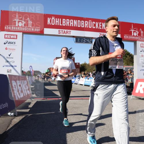 03.10.2025 - Köhlbrandbrückenlauf Lena Gebhardt http://msf.ph/oto/9036763 03.10.2025 13:13:42 Ziel 4348, 4461, 4580, 4595, 5147, 5802, 5884, 5886, 5908, 6116, 6363, 6366 meine-sportfotos.de