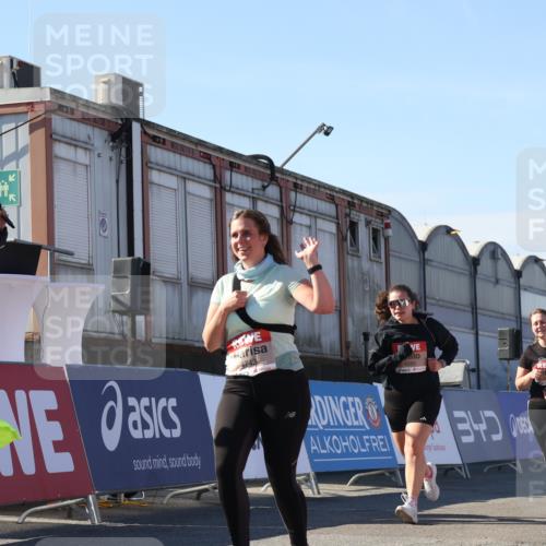 03.10.2025 - Köhlbrandbrückenlauf Luisa Fischer http://msf.ph/oto/9036769 03.10.2025 13:23:41 Ziel 4285, 4743, 4752, 5093, 5397, 5653, 5855 meine-sportfotos.de