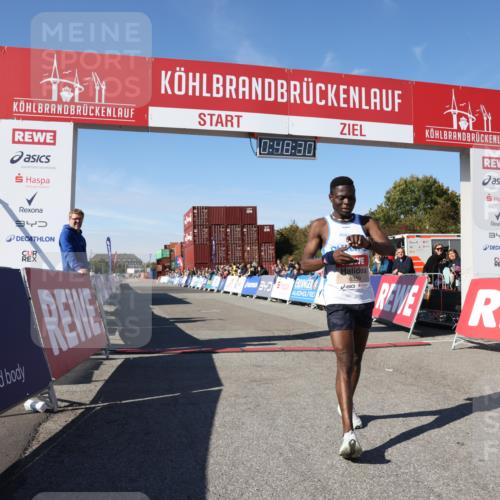 03.10.2025 - Köhlbrandbrückenlauf Lena Gebhardt http://msf.ph/oto/9036774 03.10.2025 12:48:31 Ziel 6359 meine-sportfotos.de