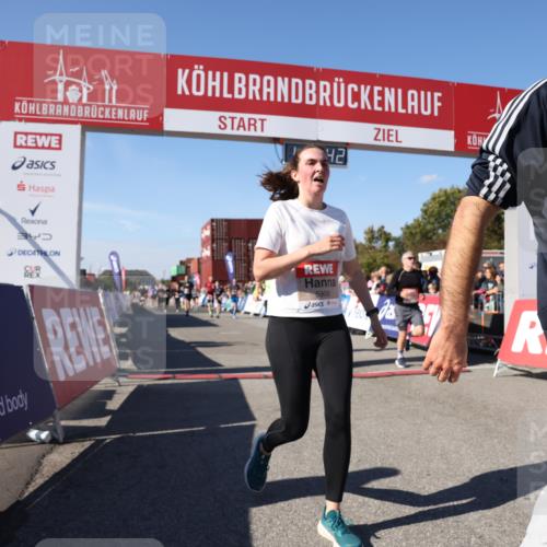 03.10.2025 - Köhlbrandbrückenlauf Lena Gebhardt http://msf.ph/oto/9036778 03.10.2025 13:13:43 Ziel 4348, 4461, 4595, 5147, 5802, 5884, 5886, 5908, 6116, 6363, 6366 meine-sportfotos.de