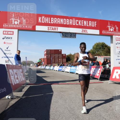 03.10.2025 - Köhlbrandbrückenlauf Lena Gebhardt http://msf.ph/oto/9036779 03.10.2025 12:48:31 Ziel 6359 meine-sportfotos.de