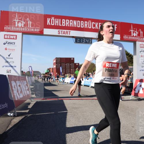 03.10.2025 - Köhlbrandbrückenlauf Lena Gebhardt http://msf.ph/oto/9036782 03.10.2025 13:13:43 Ziel 4348, 4461, 4595, 5147, 5802, 5884, 5886, 5908, 6116, 6363, 6366 meine-sportfotos.de