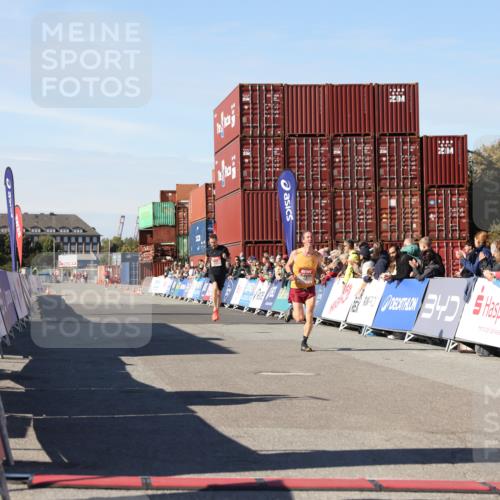 03.10.2025 - Köhlbrandbrückenlauf Lena Gebhardt http://msf.ph/oto/9036797 03.10.2025 12:48:56 Ziel 5797, 6240 meine-sportfotos.de
