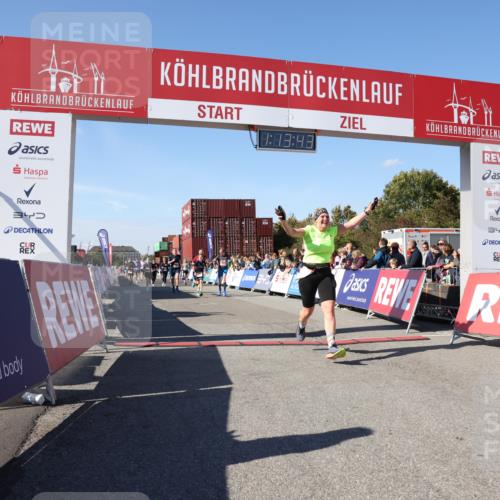 03.10.2025 - Köhlbrandbrückenlauf Lena Gebhardt http://msf.ph/oto/9036798 03.10.2025 13:13:44 Ziel 4348, 4461, 4595, 4642, 5802, 5884, 5886, 5908, 6116, 6363, 6366, 6488 meine-sportfotos.de